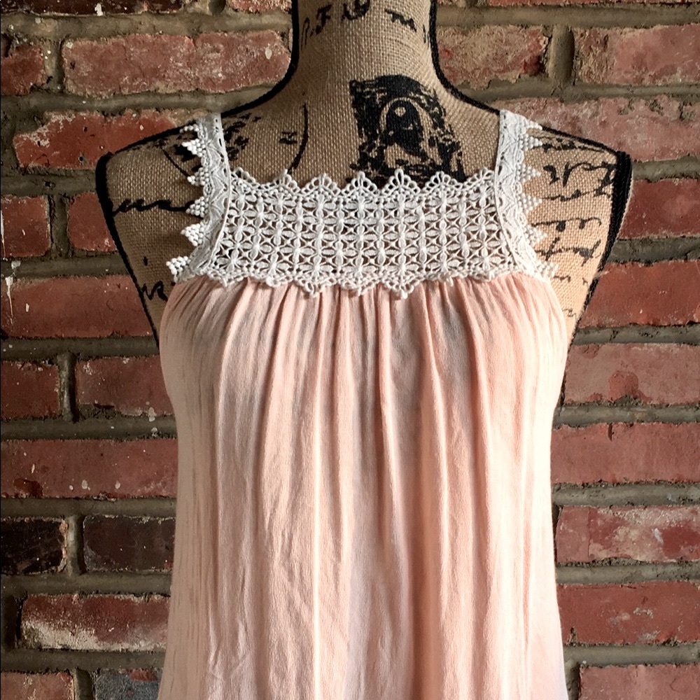 BRAND NEW! Stolen Hearts Lovely Lace Tank - Peach